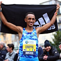 A Muktar Edris e Angelika Mach la 10ª Napoli City Half Marathon