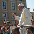 Angelus, Papa Francesco: "Ancora oggi troppe persecuzioni verso i cristiani"