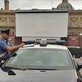 Bologna, proietta film porno su schermo Piazza Maggiore: denunciato 24enne