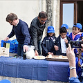 Gli alunni delle primarie di Capri alla scoperta delle proprietà dell'olivo e dell'olio nel laboratorio didattico a cura dell'Associazione Apeiron dedicato agli “Orti Certosini” presso la Certosa di San Giacomo. Ospite speciale questa volta al Museo