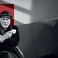 Ron Arad per la campagna social di illy: perfezionare ciò che siamo è una storia senza fine #LIVEHAPPilly