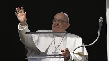 Vaticano, Papa Francesco: "Guerra è crimine contro umanità"